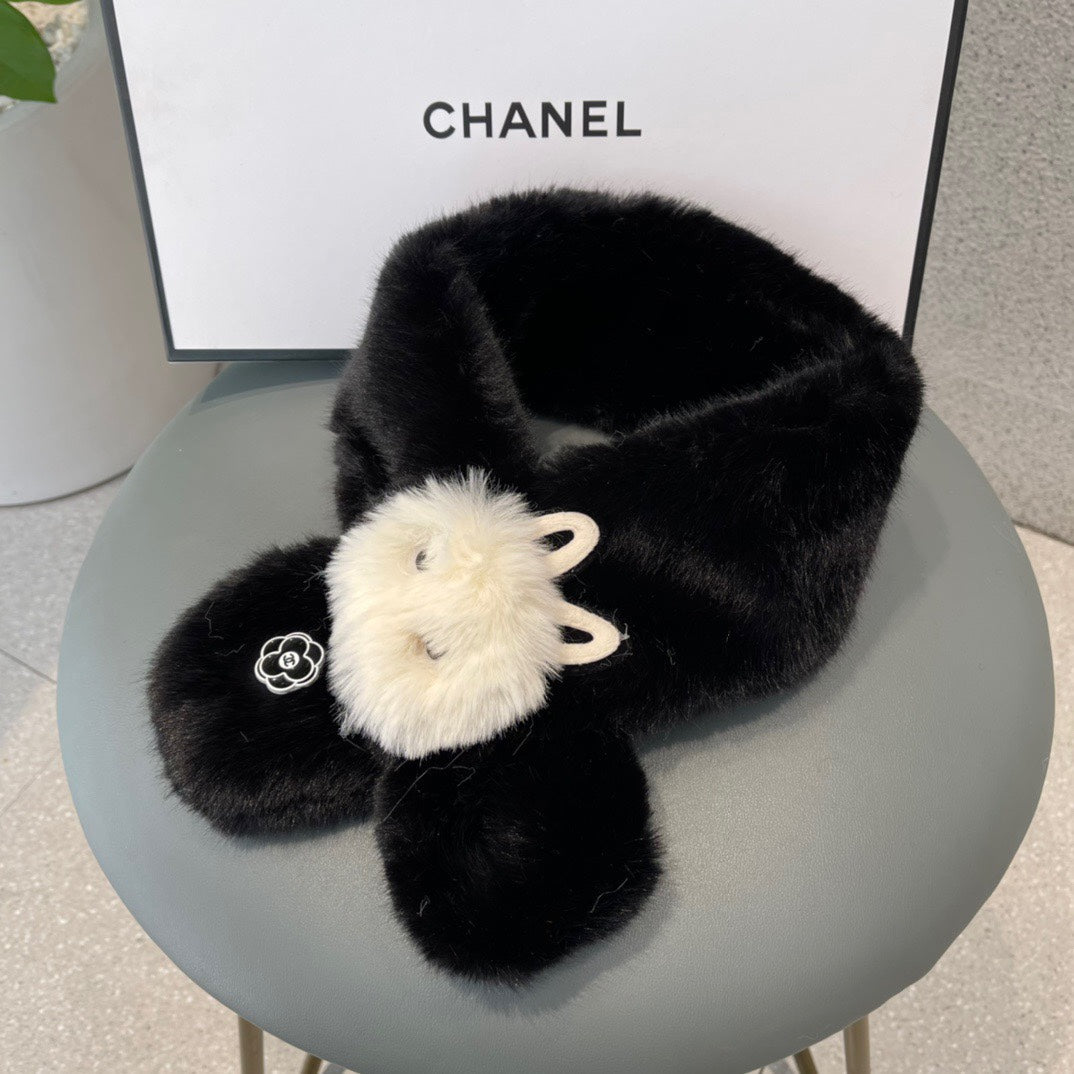 CHANEL SCARF IN BLACK RABBIT FUR 397450