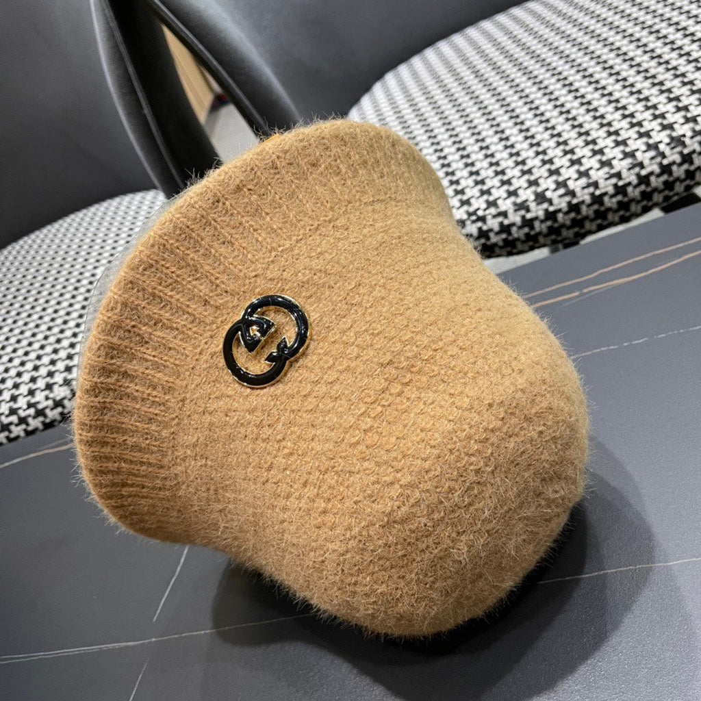 GUCCI BUCKET HAT IN PEANUT BROWN WOOL PLUSH 399229