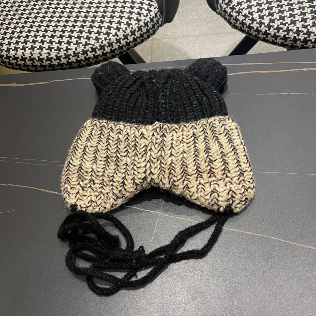LOUIS VUITTON KNITTED BEANIE HAT WITH CUTE EARS IN BLACK MIX BEIGE WOOL 403483