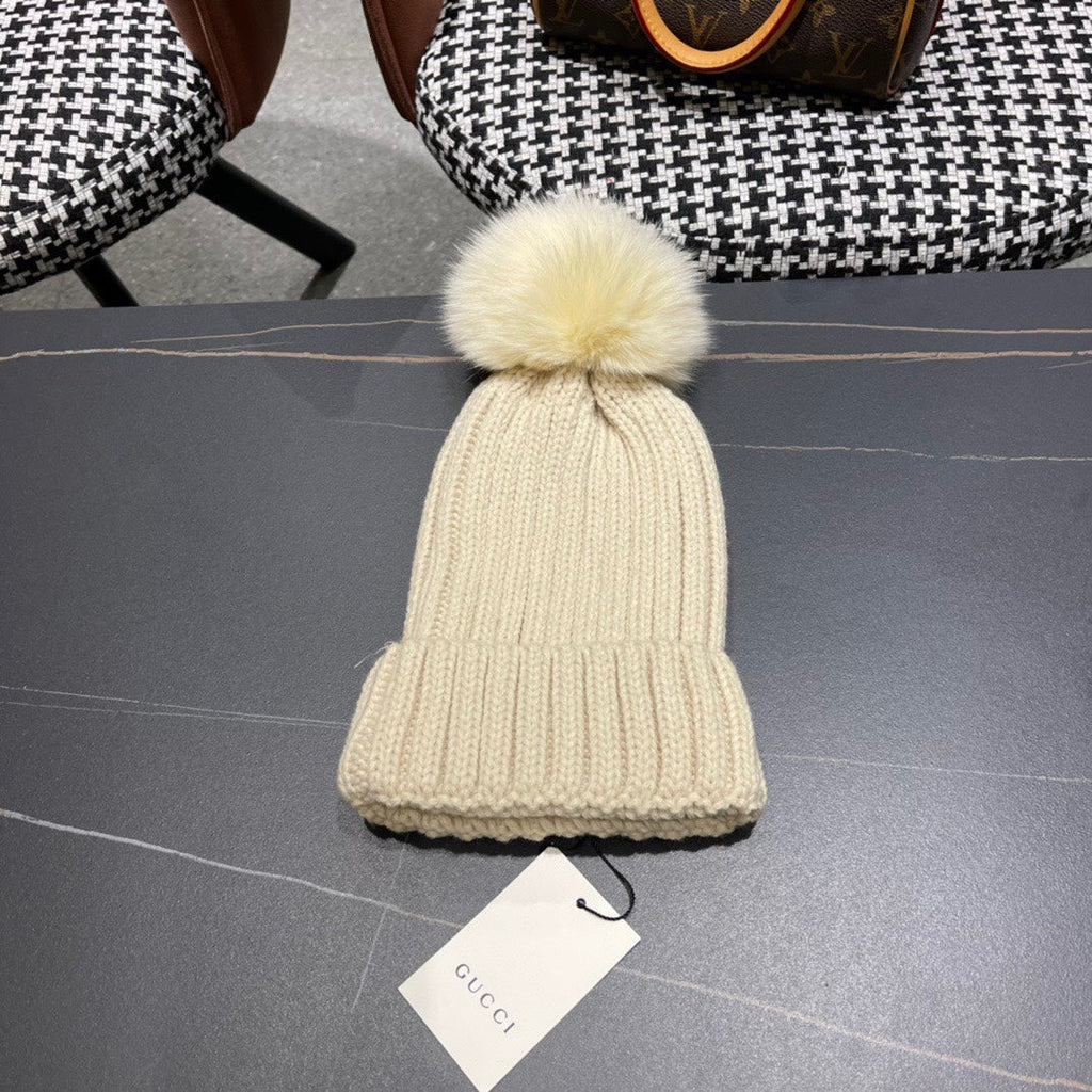 GUCCI BEANIE HAT IN BEIGE WOOL 403391