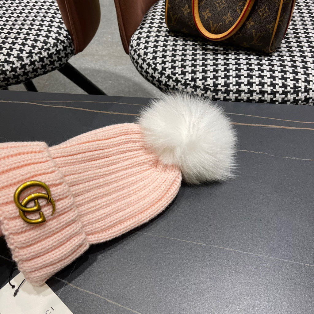 GUCCI BEANIE HAT IN LIGHT PINK WOOL 403392