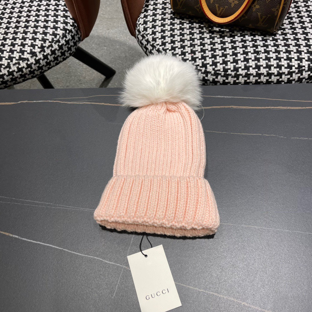 GUCCI BEANIE HAT IN LIGHT PINK WOOL 403392