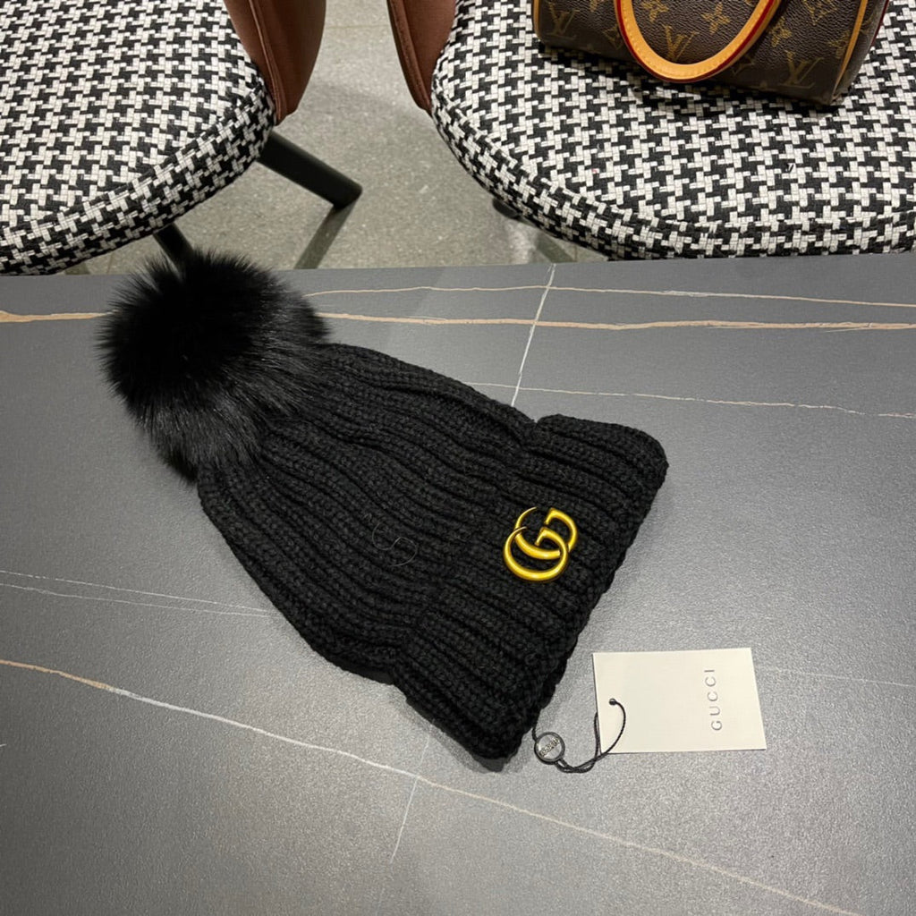 GUCCI BEANIE HAT IN BLACK WOOL 403394