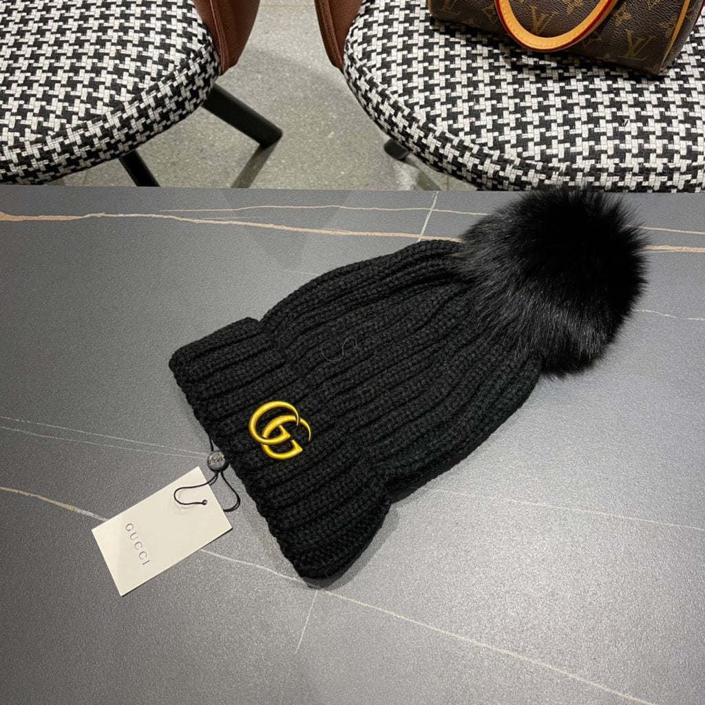 GUCCI BEANIE HAT IN BLACK WOOL 403394