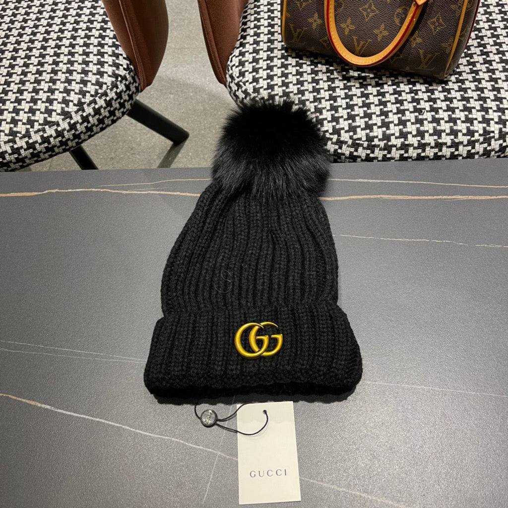 GUCCI BEANIE HAT IN BLACK WOOL 403394