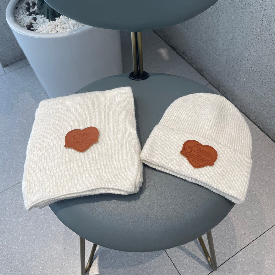 LOUIS VUITTON SET SCARF AND HAT IN WHITE WOOL 414795