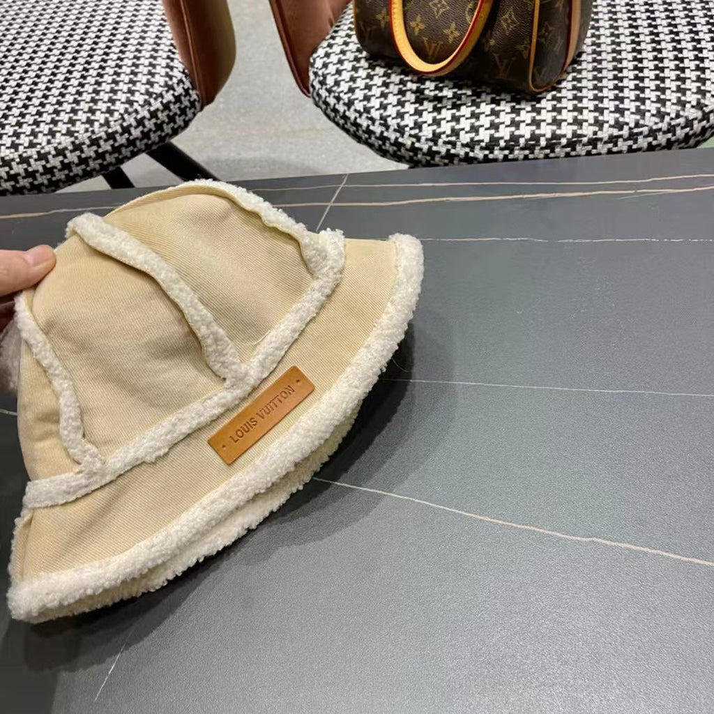 LOUIS VUITTON FISHERMAN HAT WITH CUTE CAT EARS IN BEIGE VELVET AND LAMB FUR 414690