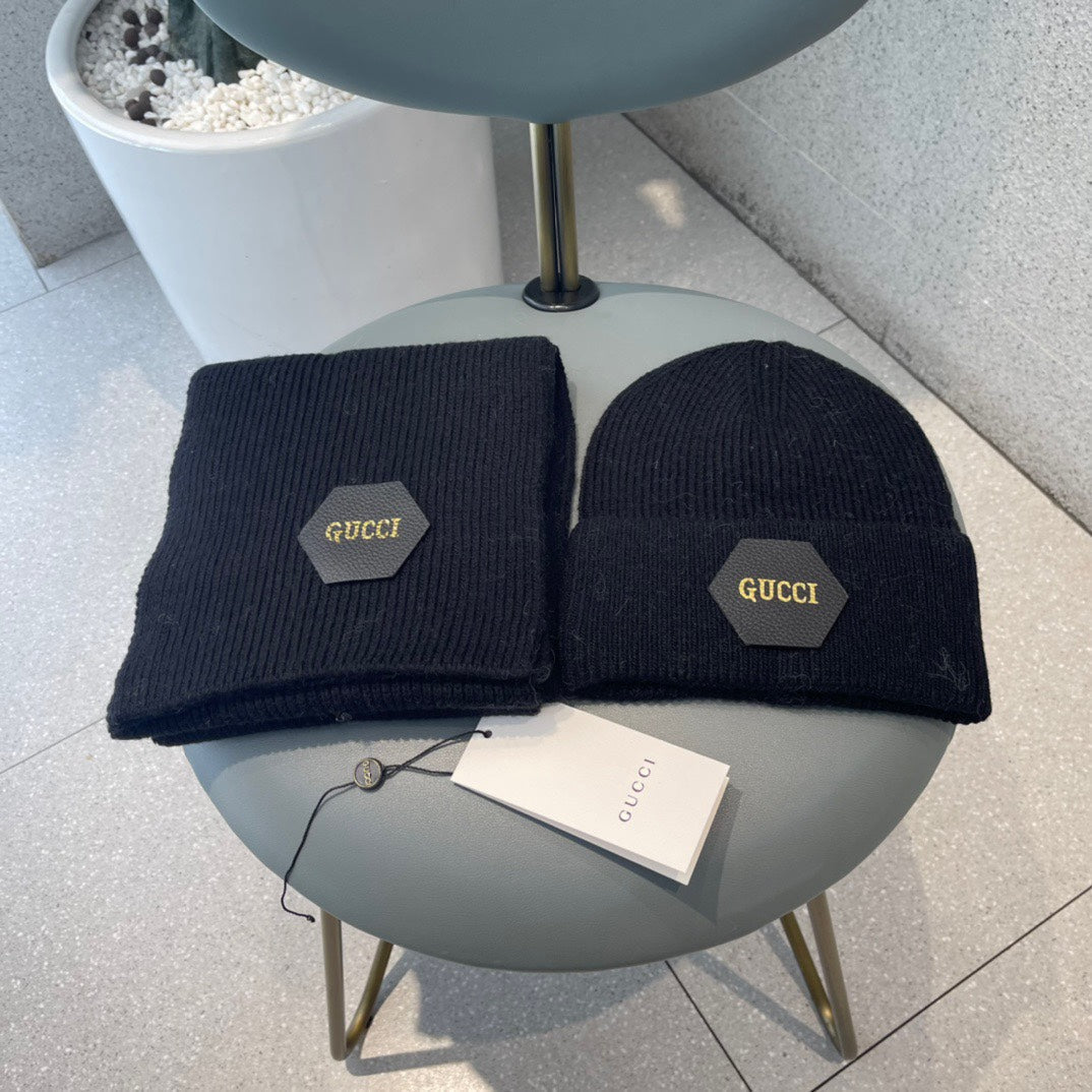 GUCCI SET SCARF AND HAT IN BLACK WOOL 414805