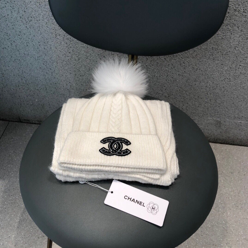 CHANEL SET SCARF AND HAT IN WHITE WOOL 420820