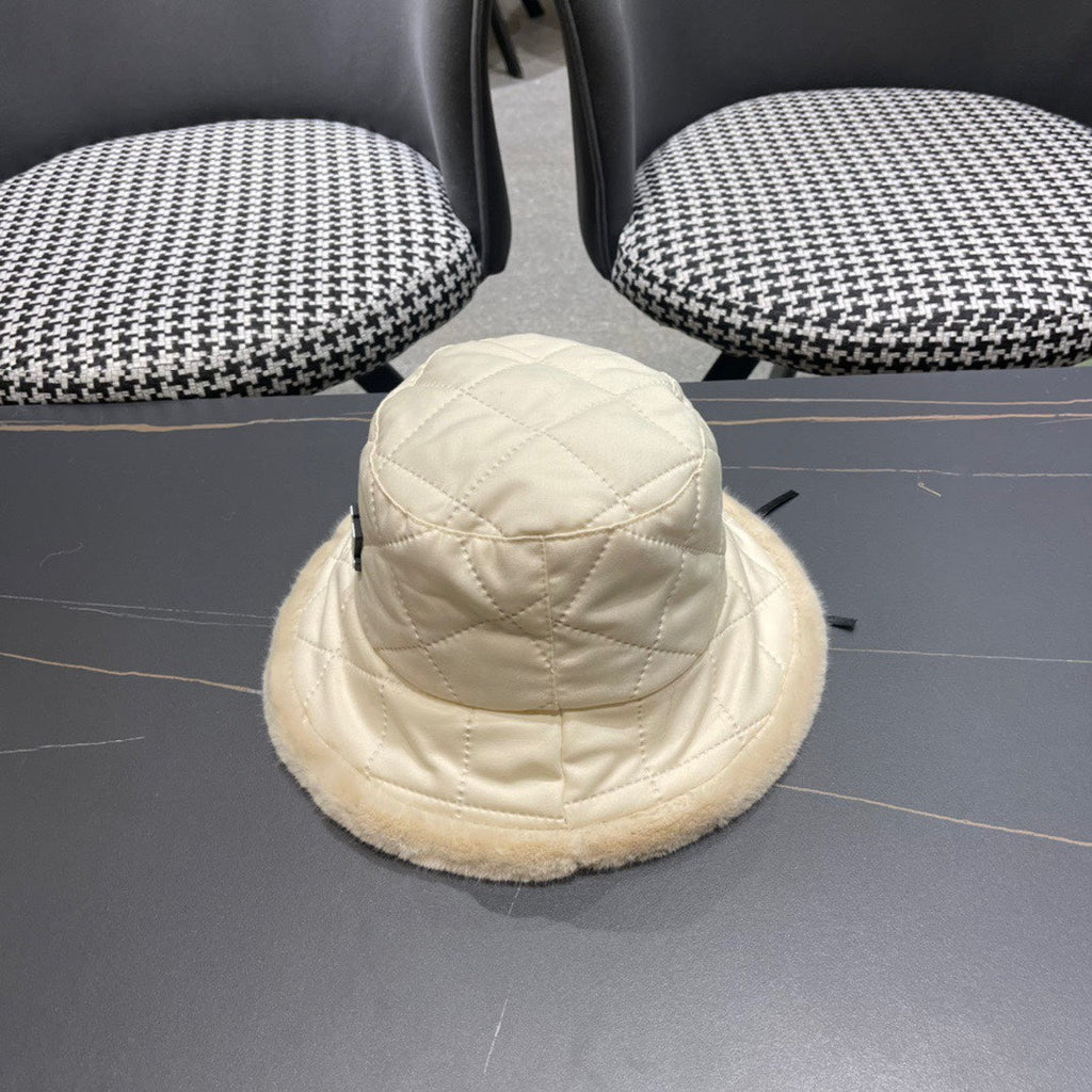 LOUIS VUITTON KNITTED BUCKET HAT IN CREAM BEIGE COTTON AND LAMB FUR 420924