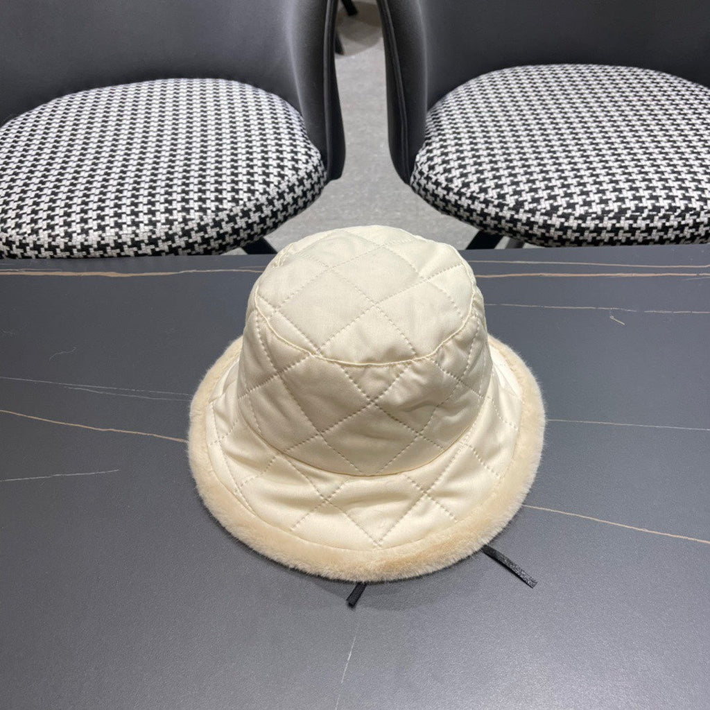 LOUIS VUITTON KNITTED BUCKET HAT IN CREAM BEIGE COTTON AND LAMB FUR 420924