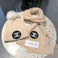 CHANEL SET BEANIE HAT AND SCARF IN BISQUE BEIGE WOOL 424022
