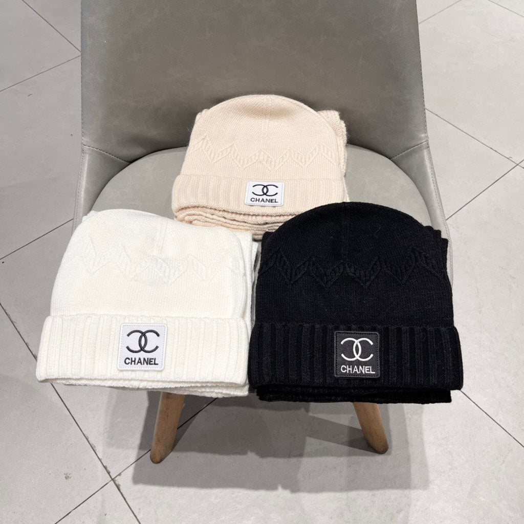 CHANEL SET BEANIE HAT AND SCARF WHITE 427885