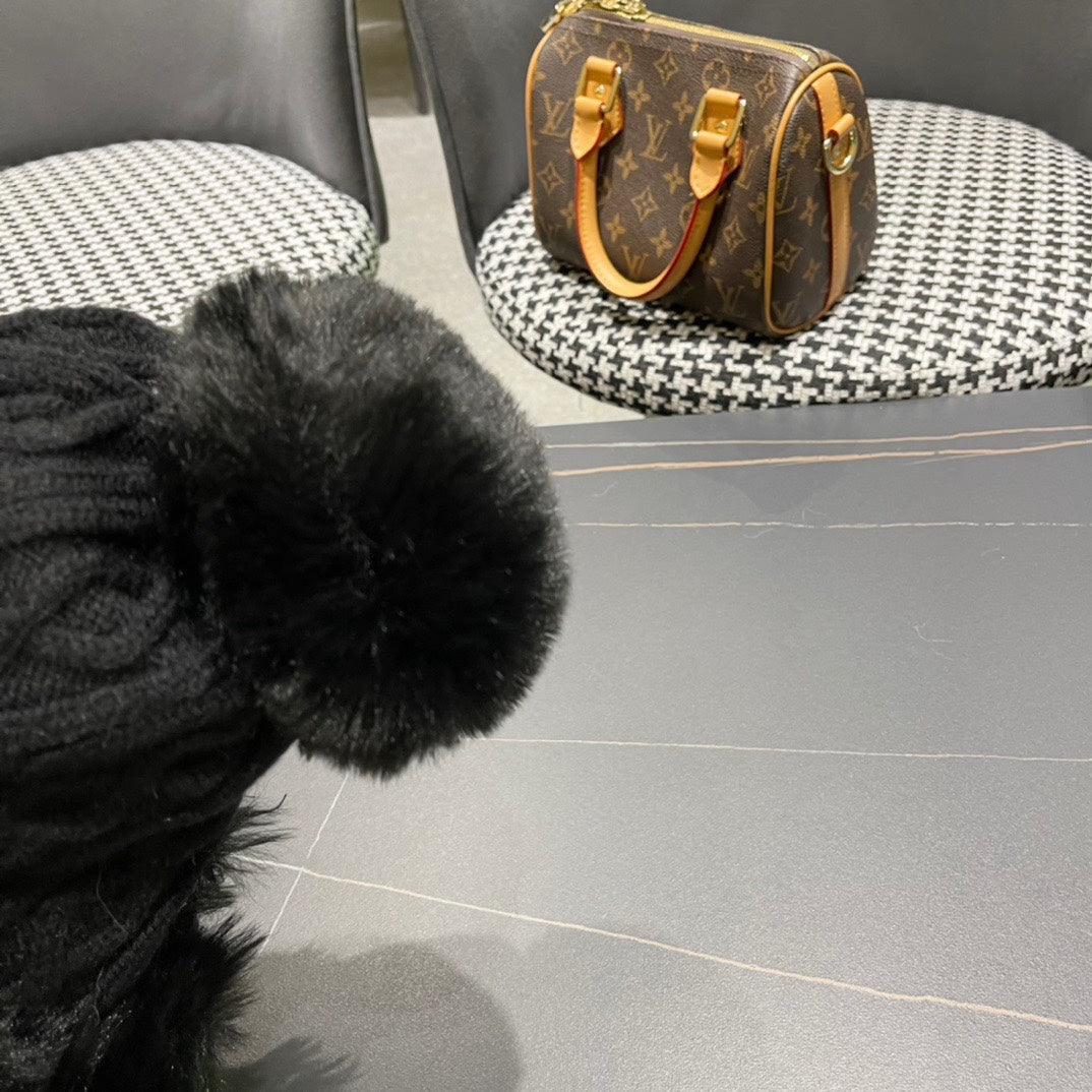 GUCCI DEERSTALKER HAT IN BLACK WOOL AND FLEECE 434696