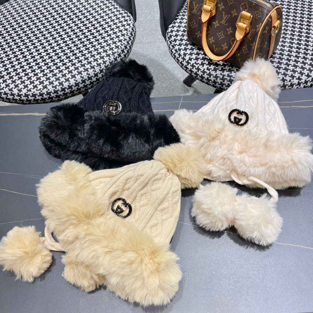 GUCCI DEERSTALKER HAT IN WHITE CREAM WOOL AND FLEECE 434698