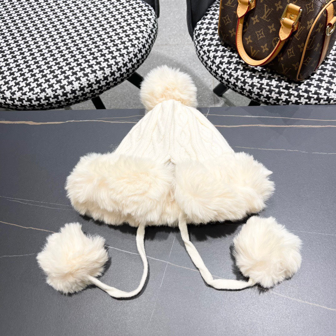 GUCCI DEERSTALKER HAT IN WHITE CREAM WOOL AND FLEECE 434698