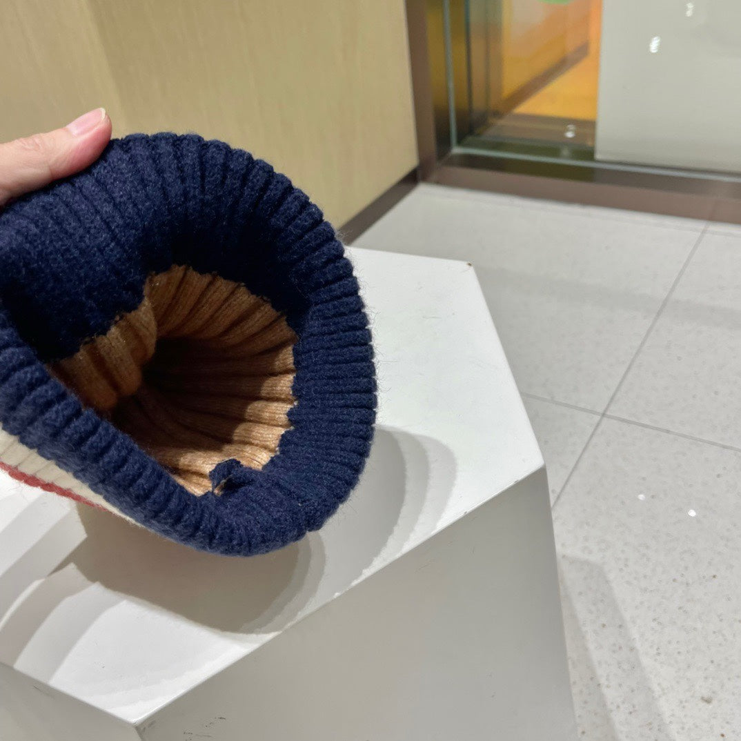 GUCCI BEANIE HAT IN COLORFUL WOOL 434721