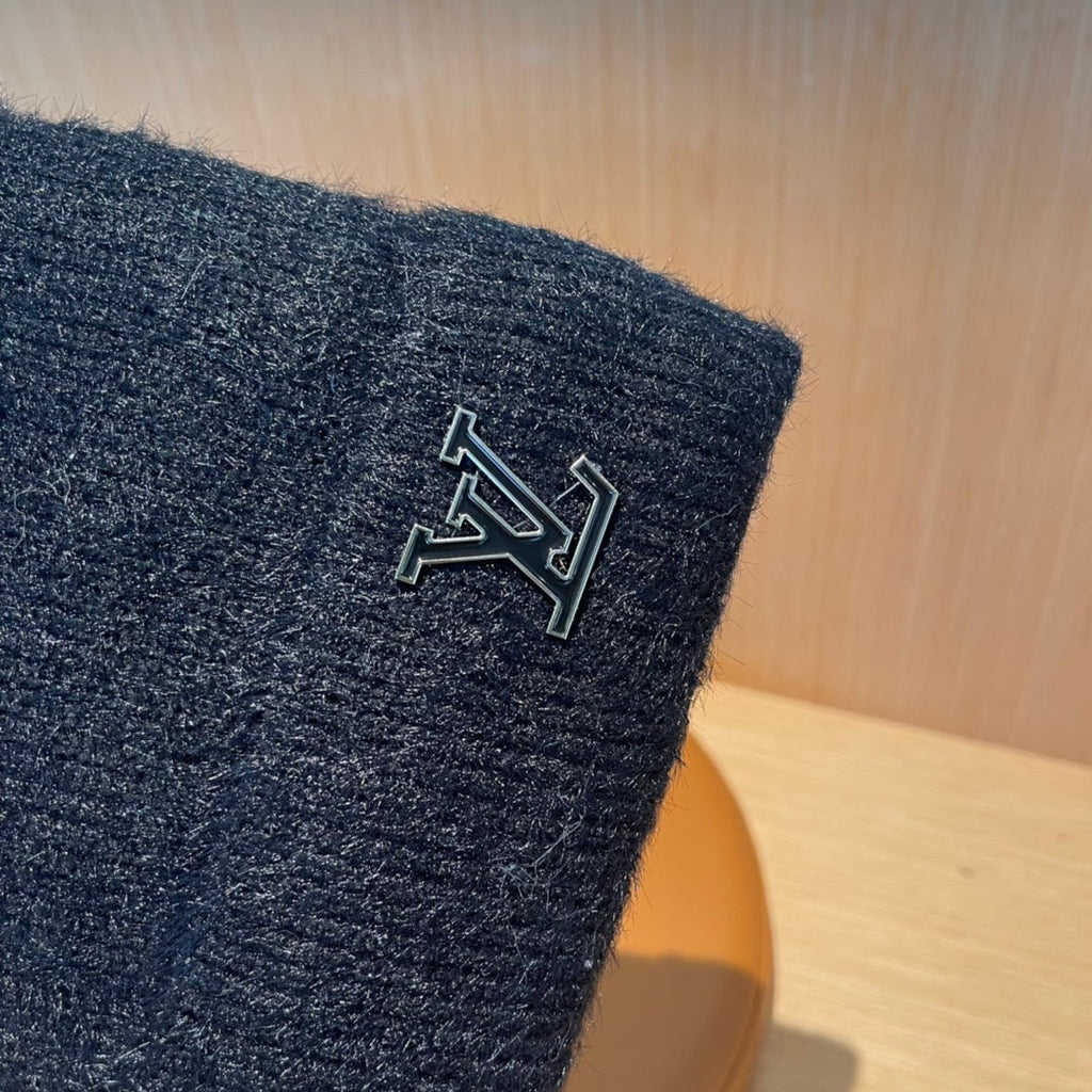 LOUIS VUITTON BEANIE HAT IN BLACK WOOL 803043