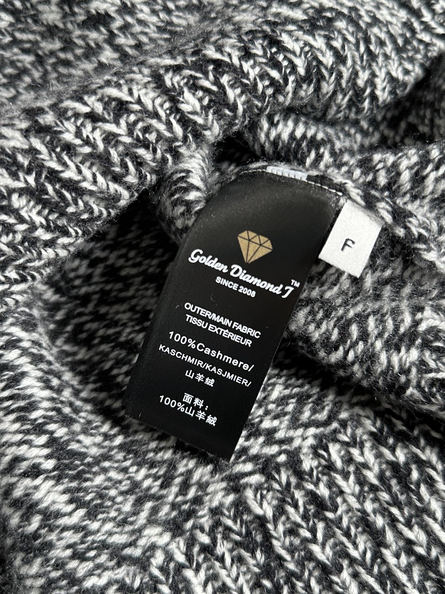 MIUMIU SWEATER STYLE 720