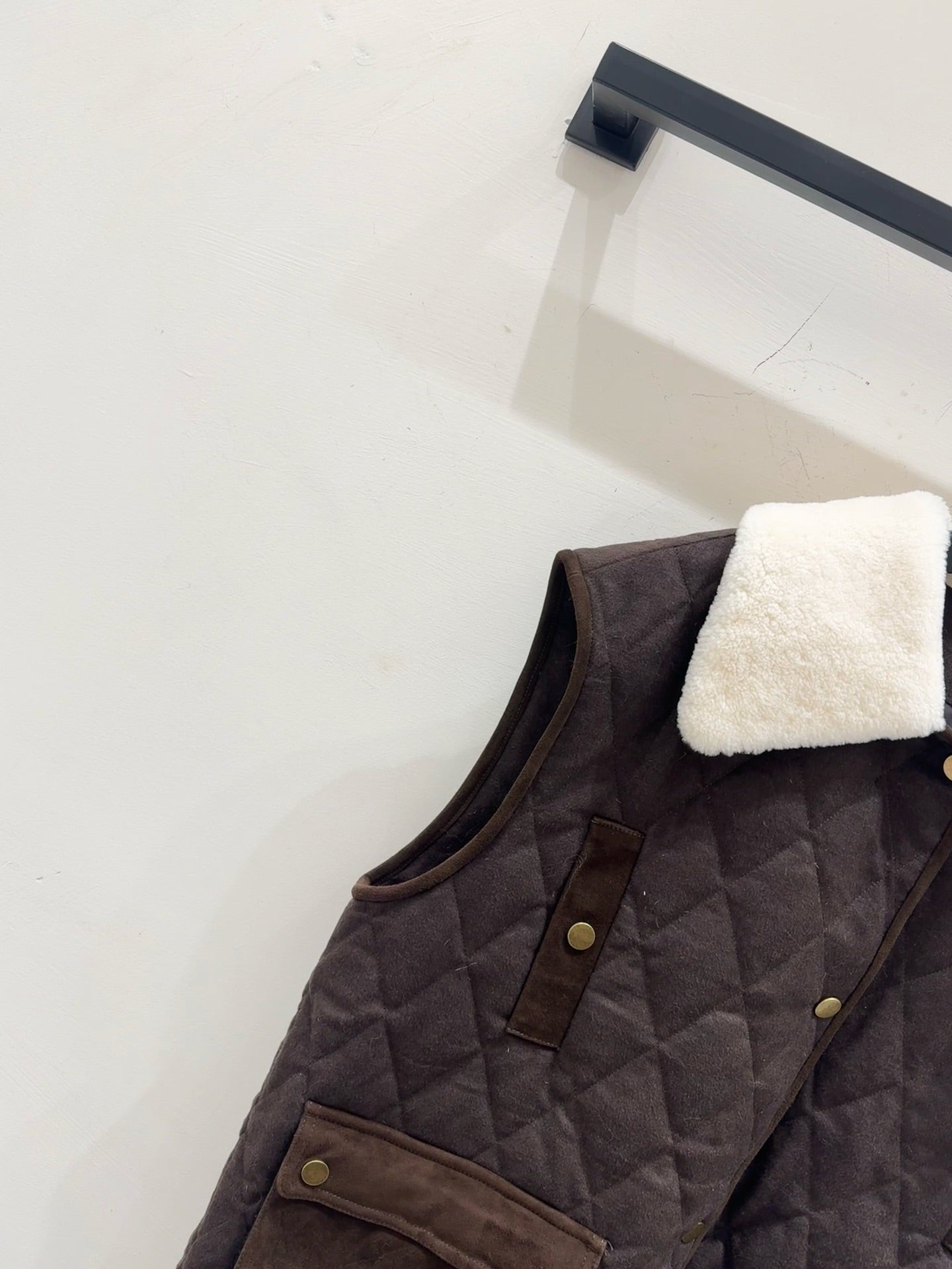 PRADA 25S SHEARLING VEST 245