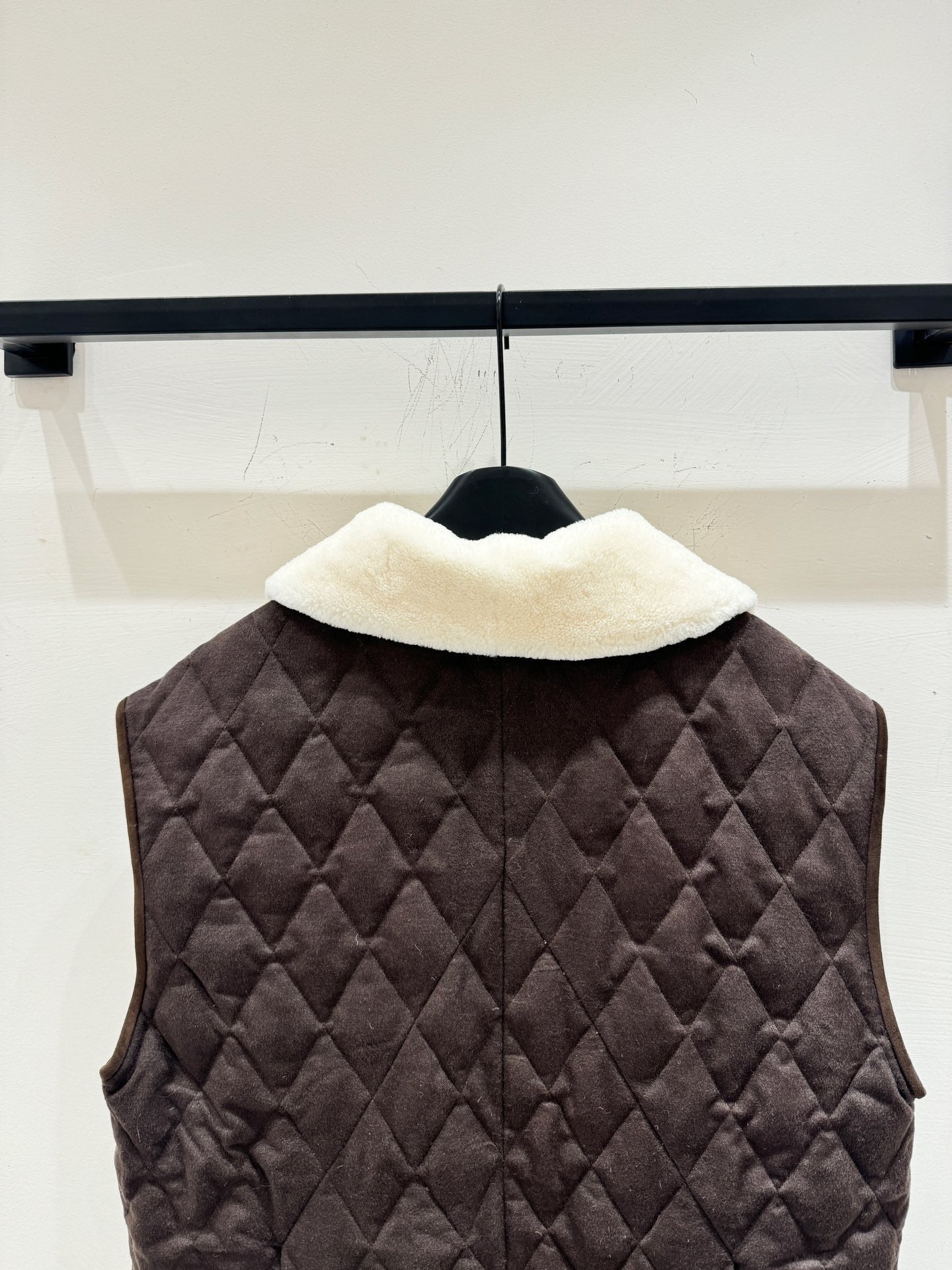 PRADA 25S SHEARLING VEST 245