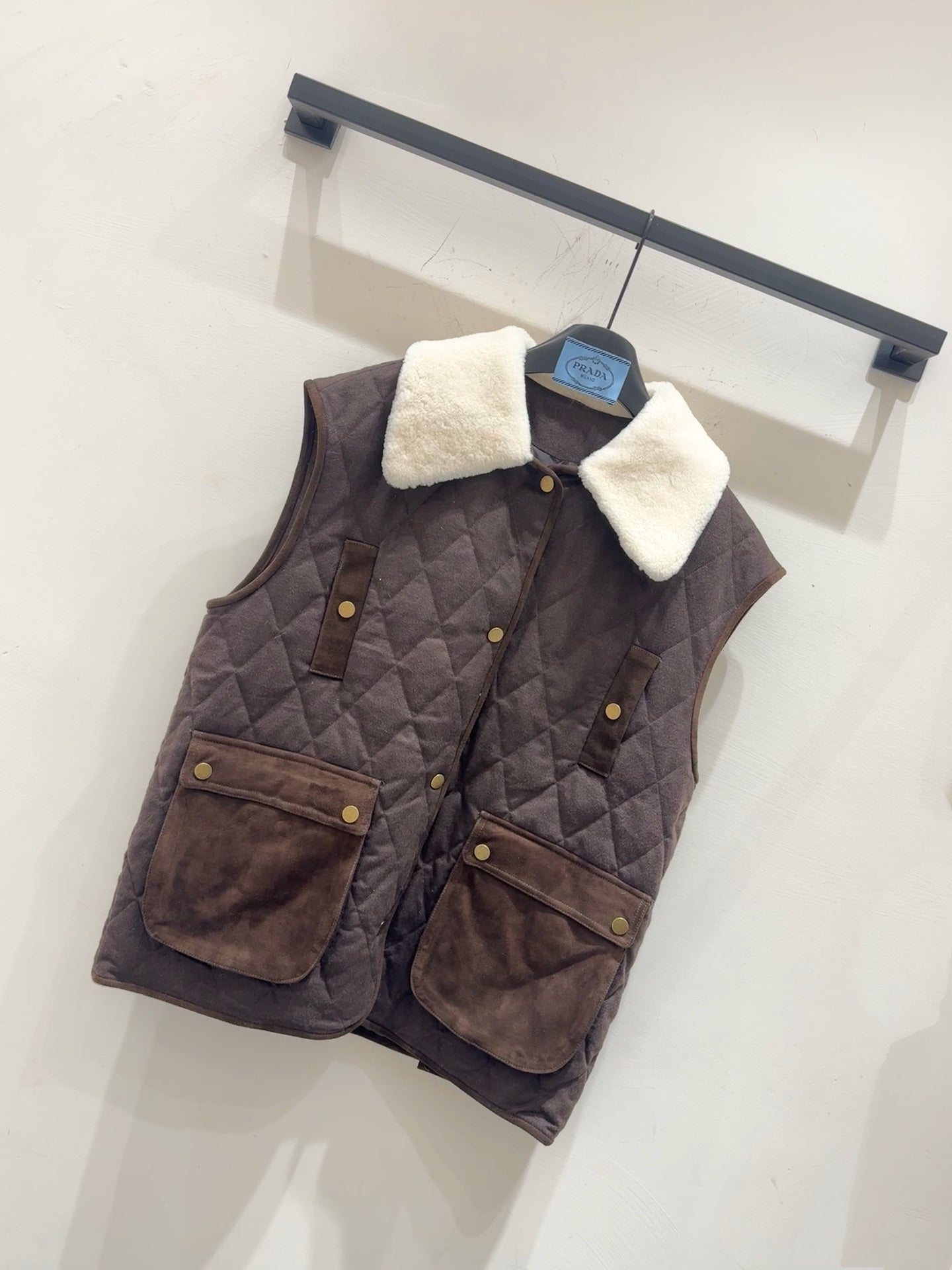 PRADA 25S SHEARLING VEST 245
