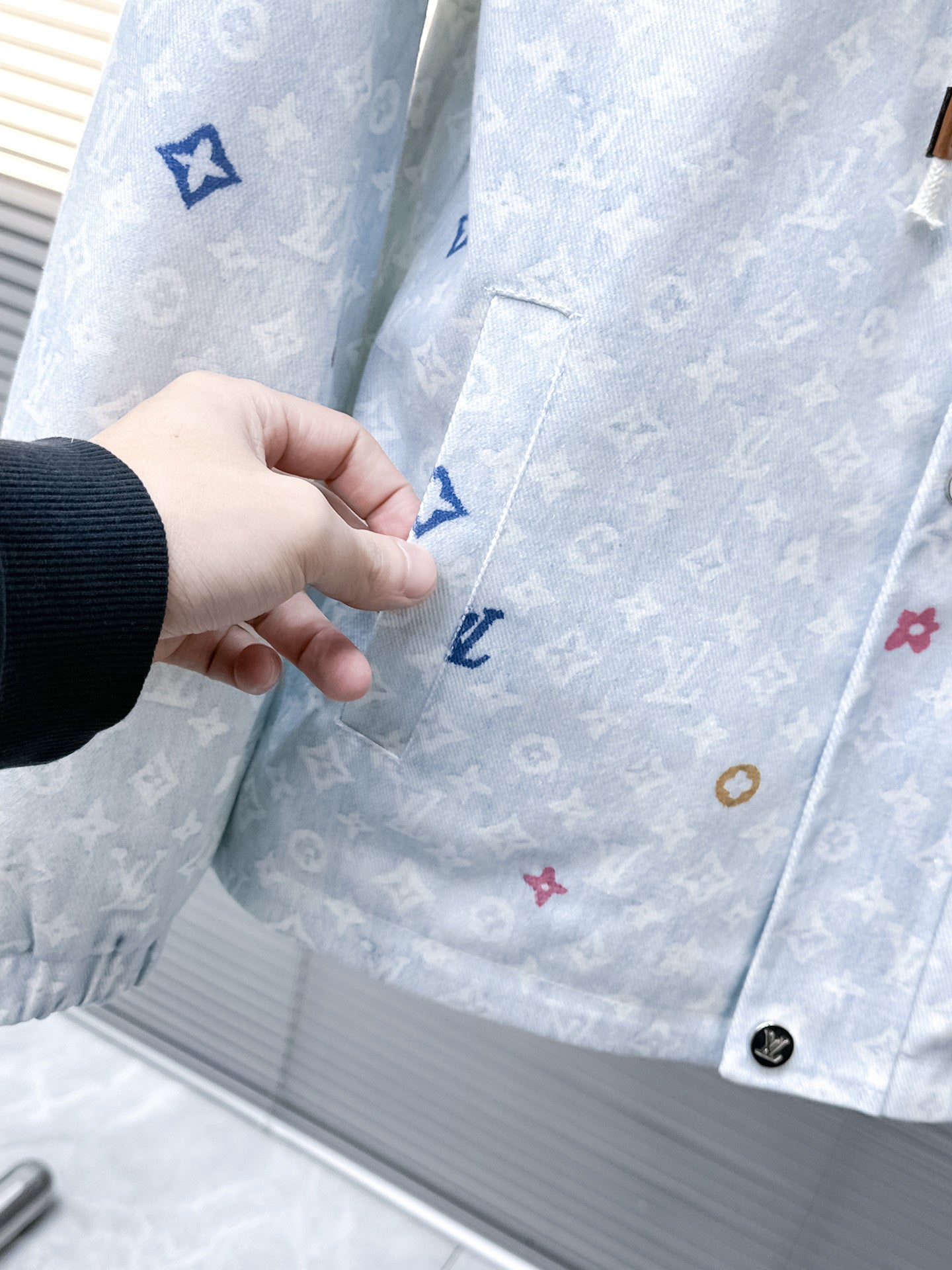 LOUIS VUITTON LV HOODED JACKET IN PASTEL LIGHT BLUE MONOGRAM CRAGGY DENIM 239120