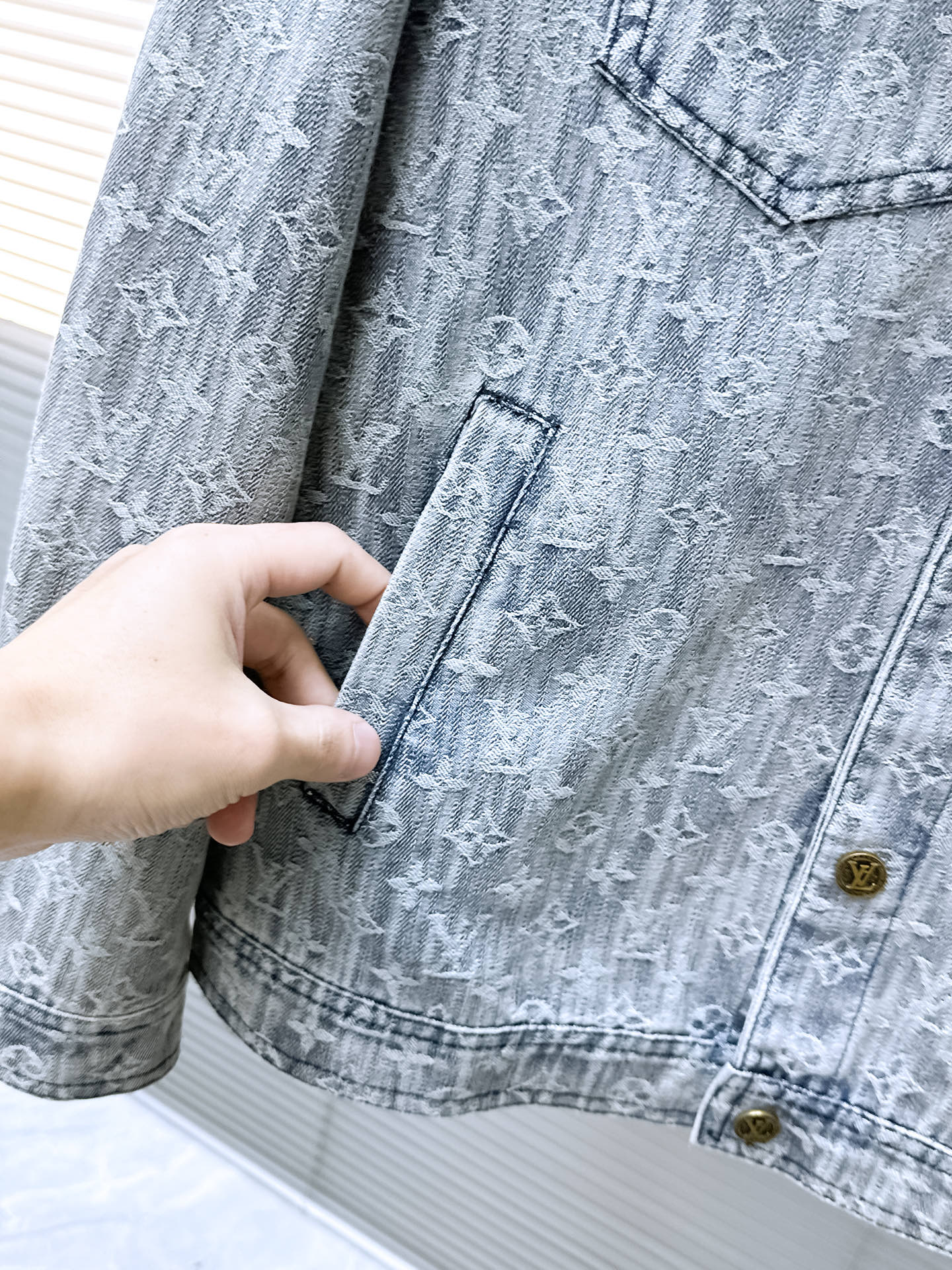 LOUIS VUITTON LV SHIRT JACKET IN WHITE BLUE MONOGRAM DENIM 239126