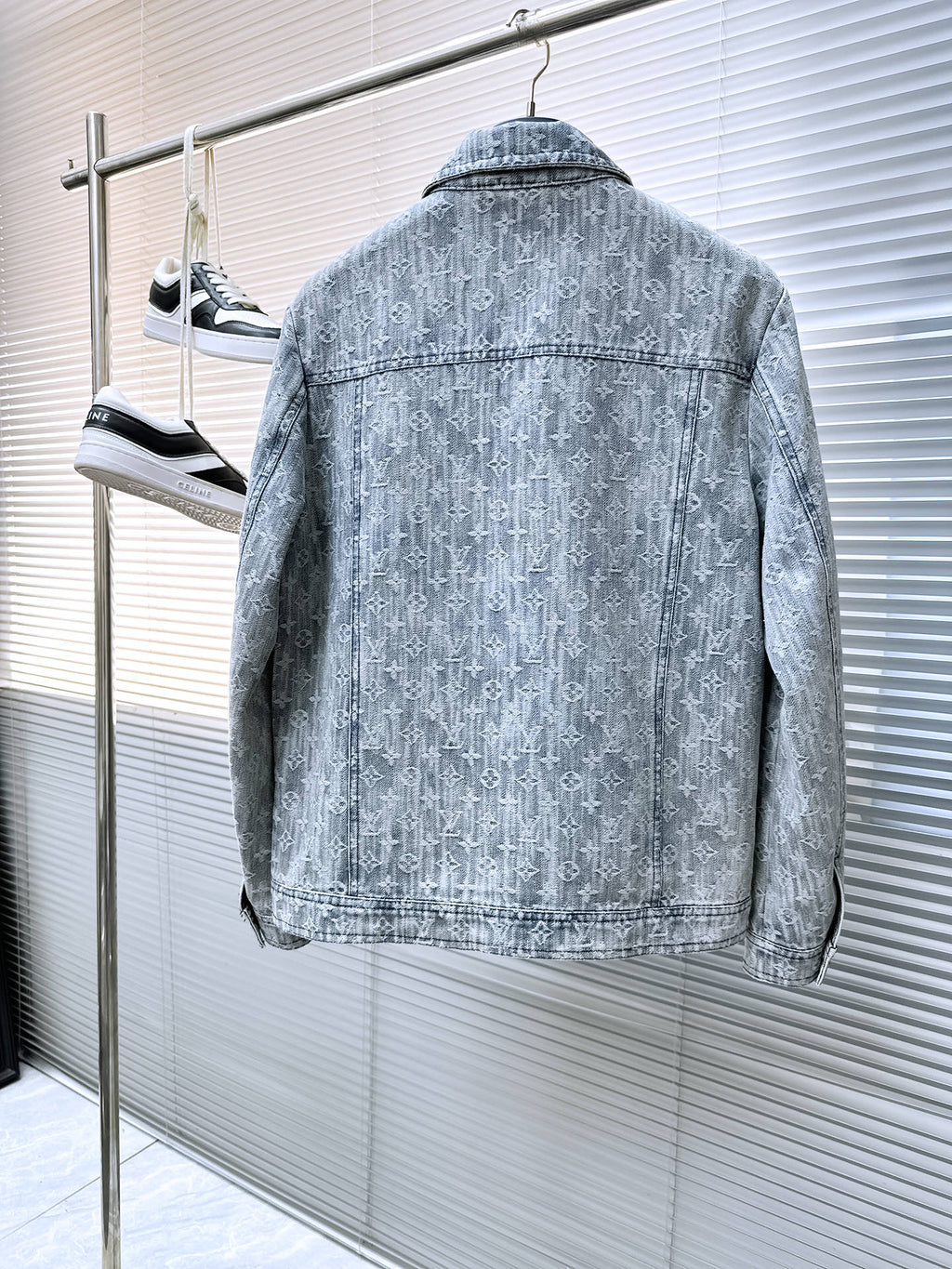 LOUIS VUITTON LV SHIRT JACKET IN WHITE BLUE MONOGRAM DENIM 239126