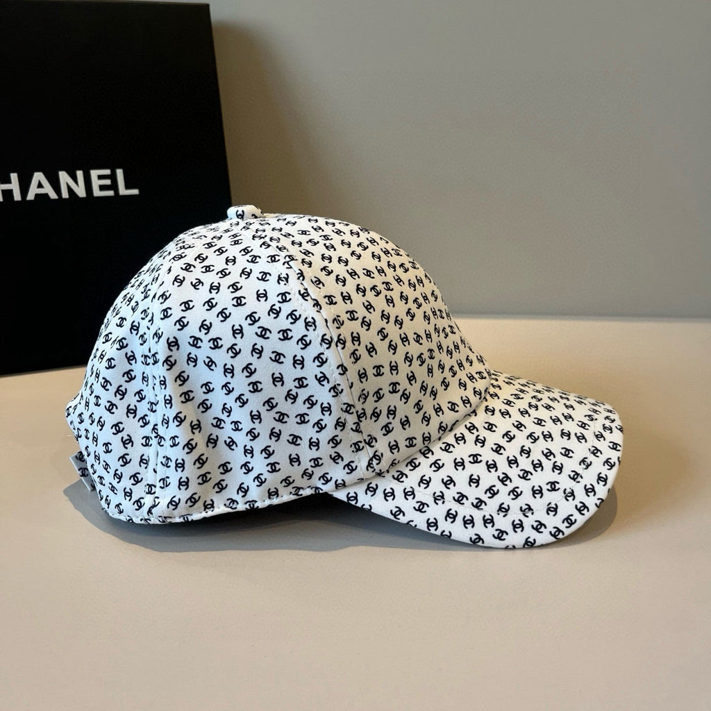 CHANEL BASEBALL HAT IN WHITE 672899