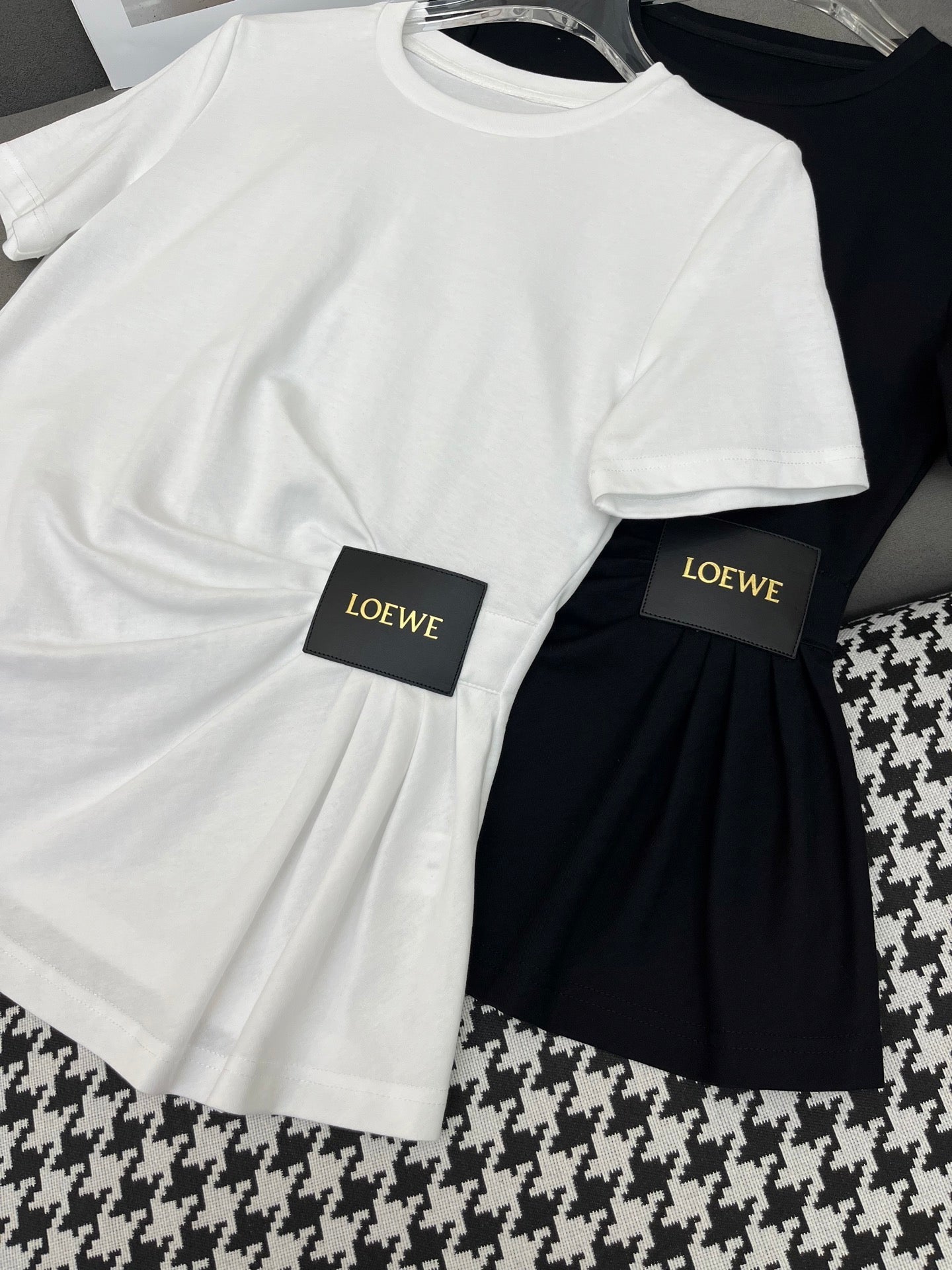 FITTED POLO SHIRT WITH PLEATED WAIST 255707