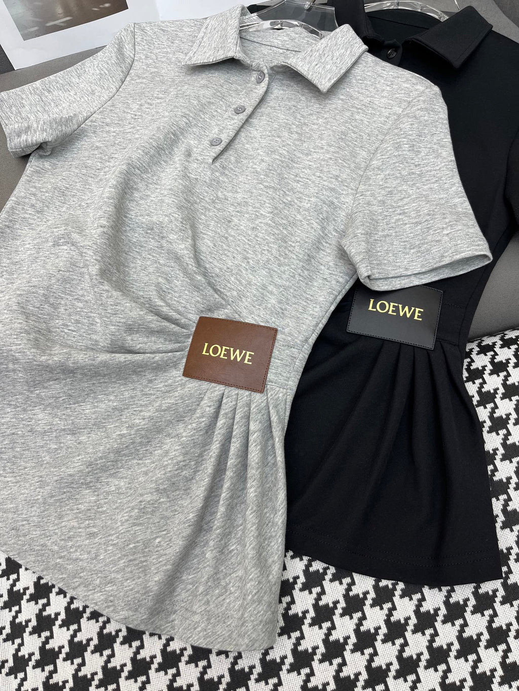 FITTED POLO SHIRT WITH PLEATED WAIST