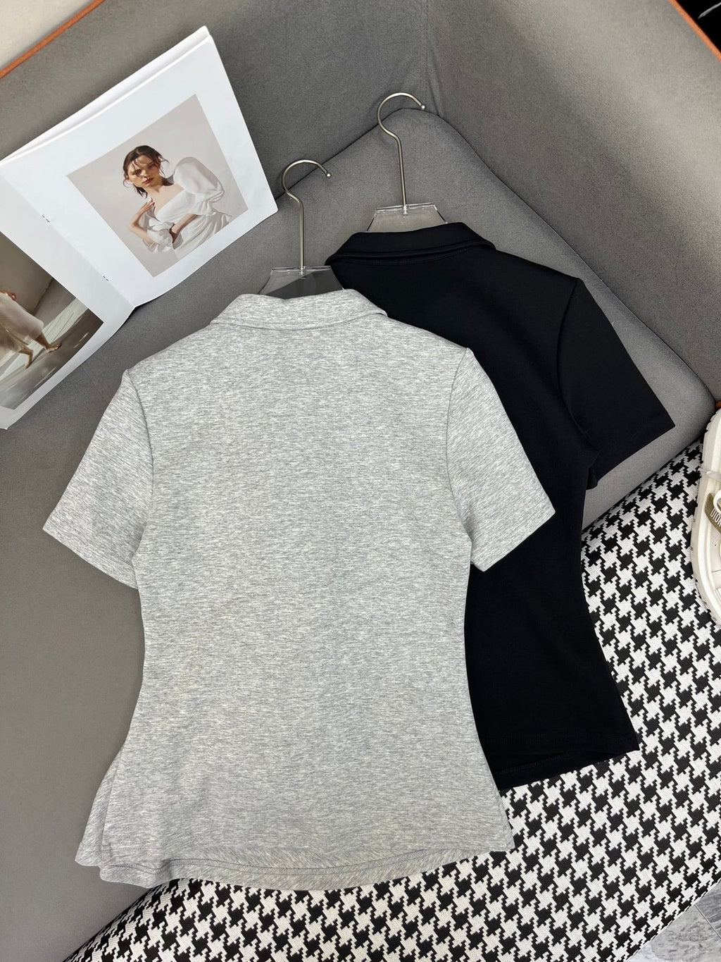 FITTED POLO SHIRT WITH PLEATED WAIST