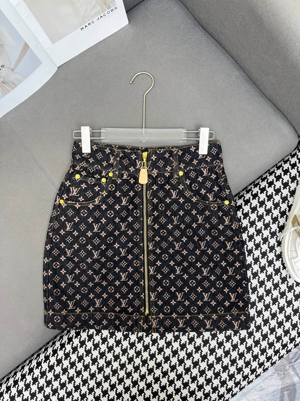 LOUIS VUITTON LV NEW STYLE DENIM SKIRT WITH FRONT CENTER ZIPPER 269062