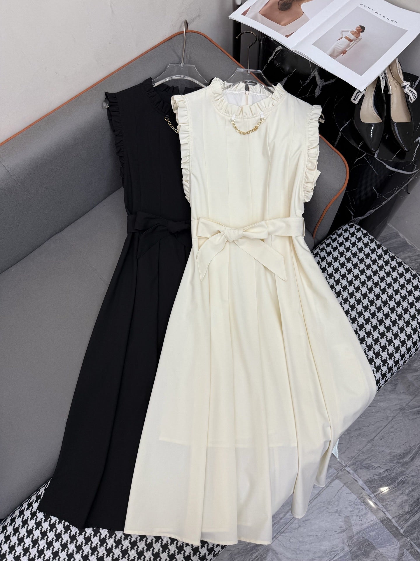 LOUIS VUITTON LV SLEEVELESS DRESS WITH BELTED WAIST 269125