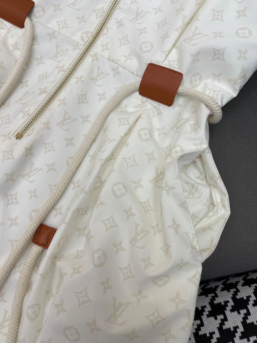 LOUIS VUITTON LV FRONT ZIP SLEEVELESS DRESS 25S IN POLYESTER 266640