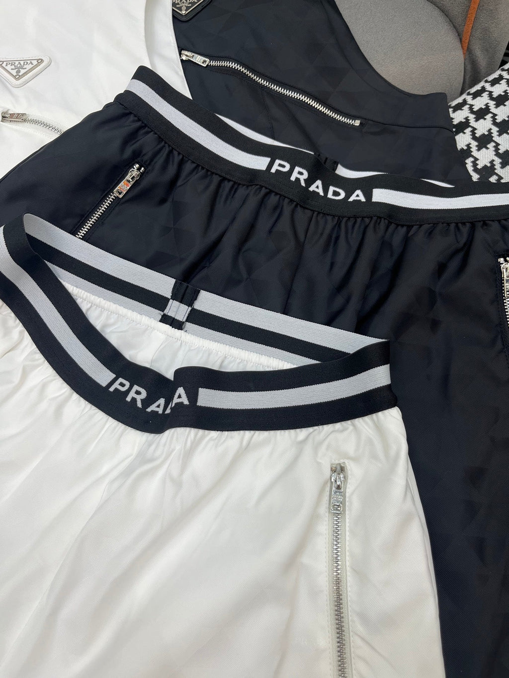 PRADA SLEEVELESS HOODIE AND SHORTS JACQUARD FABRIC 266715