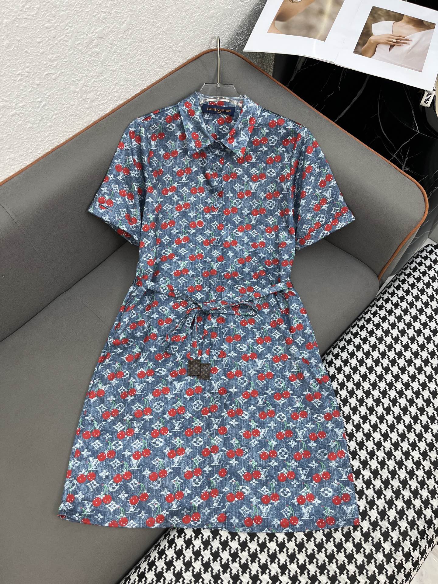 LOUIS VUITTON LV SHIRT DRESS CHERRY 25S IN POLYESTER 266624