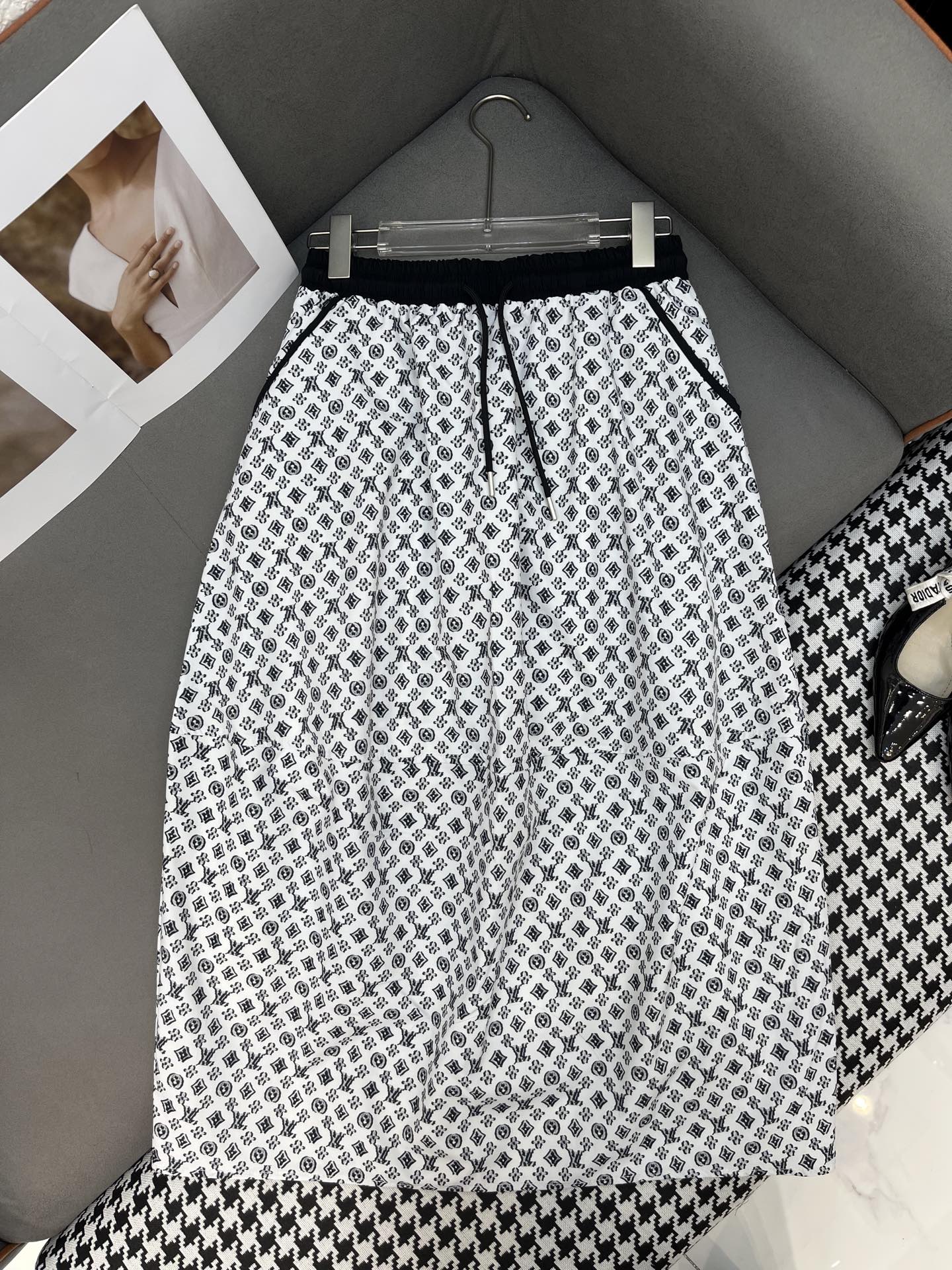 LOUIS VUITTON LV ELASTIC WAIST SKIRT 269019