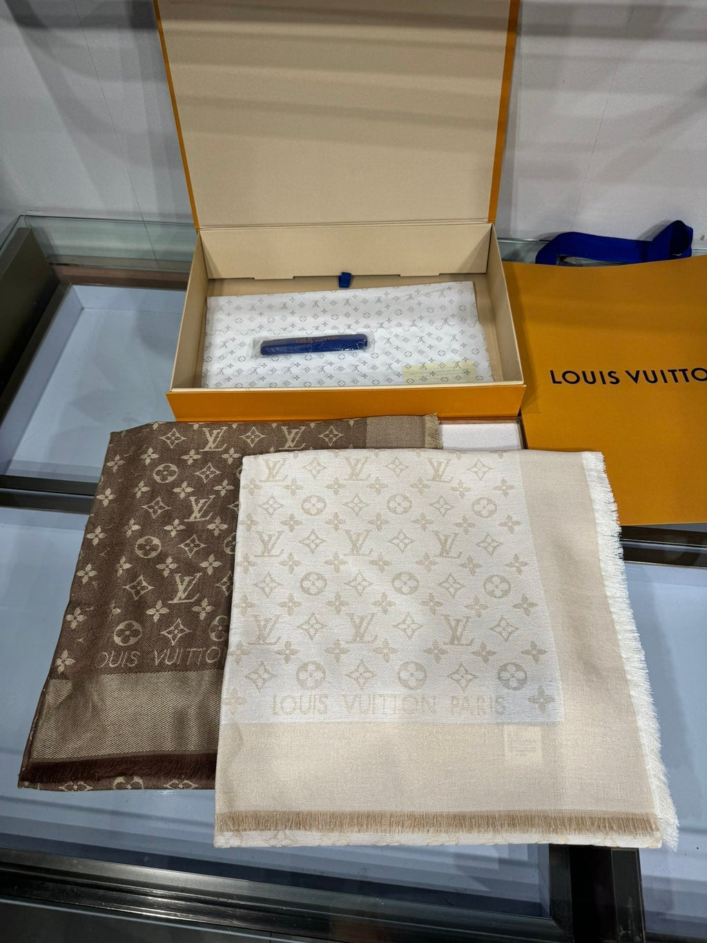 LOUIS VUITTON LV SCARF 140 CM IN WOOL MIX SILK 693014