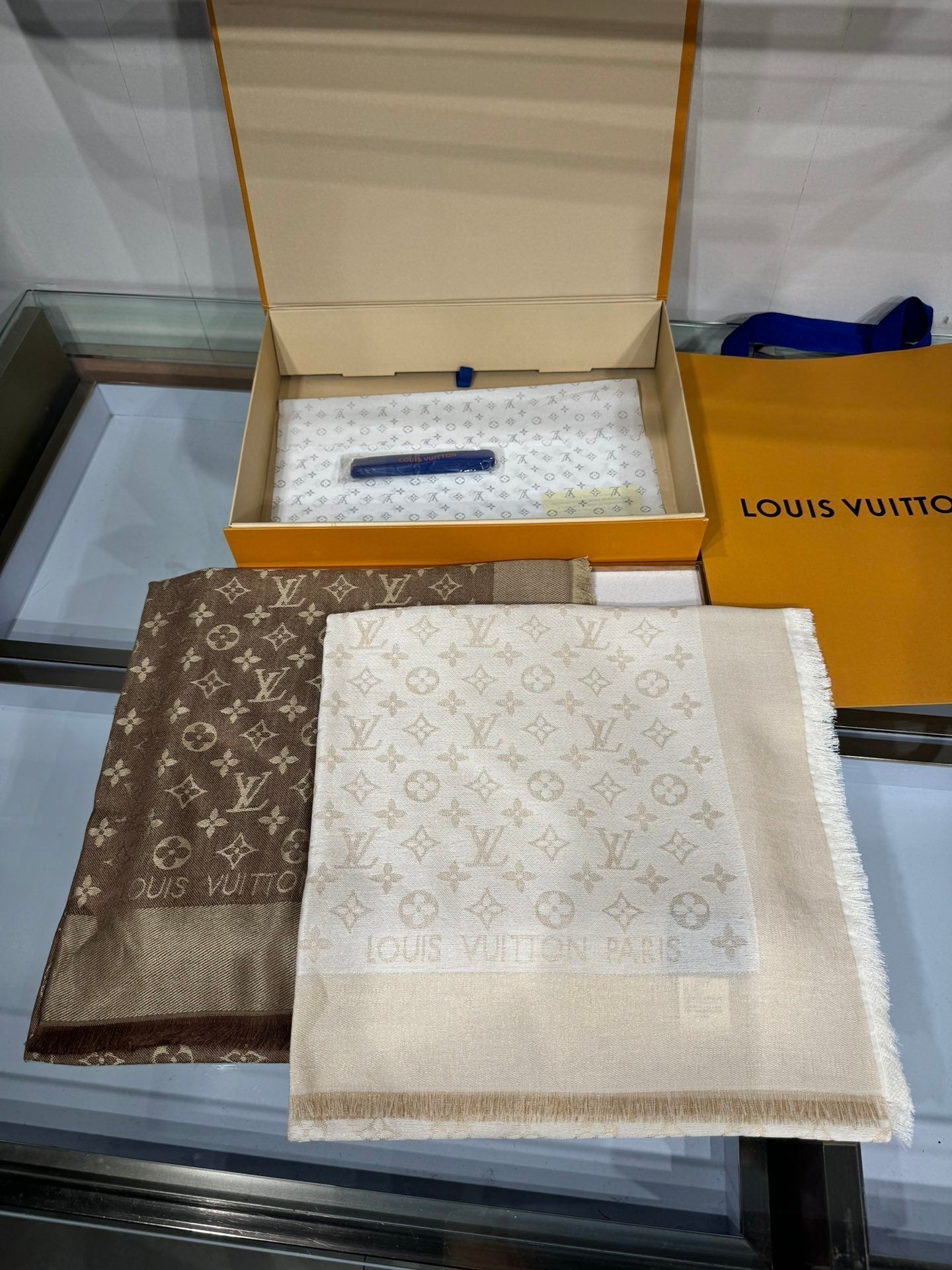 LOUIS VUITTON LV SCARF 140 CM IN WOOL MIX SILK 693014
