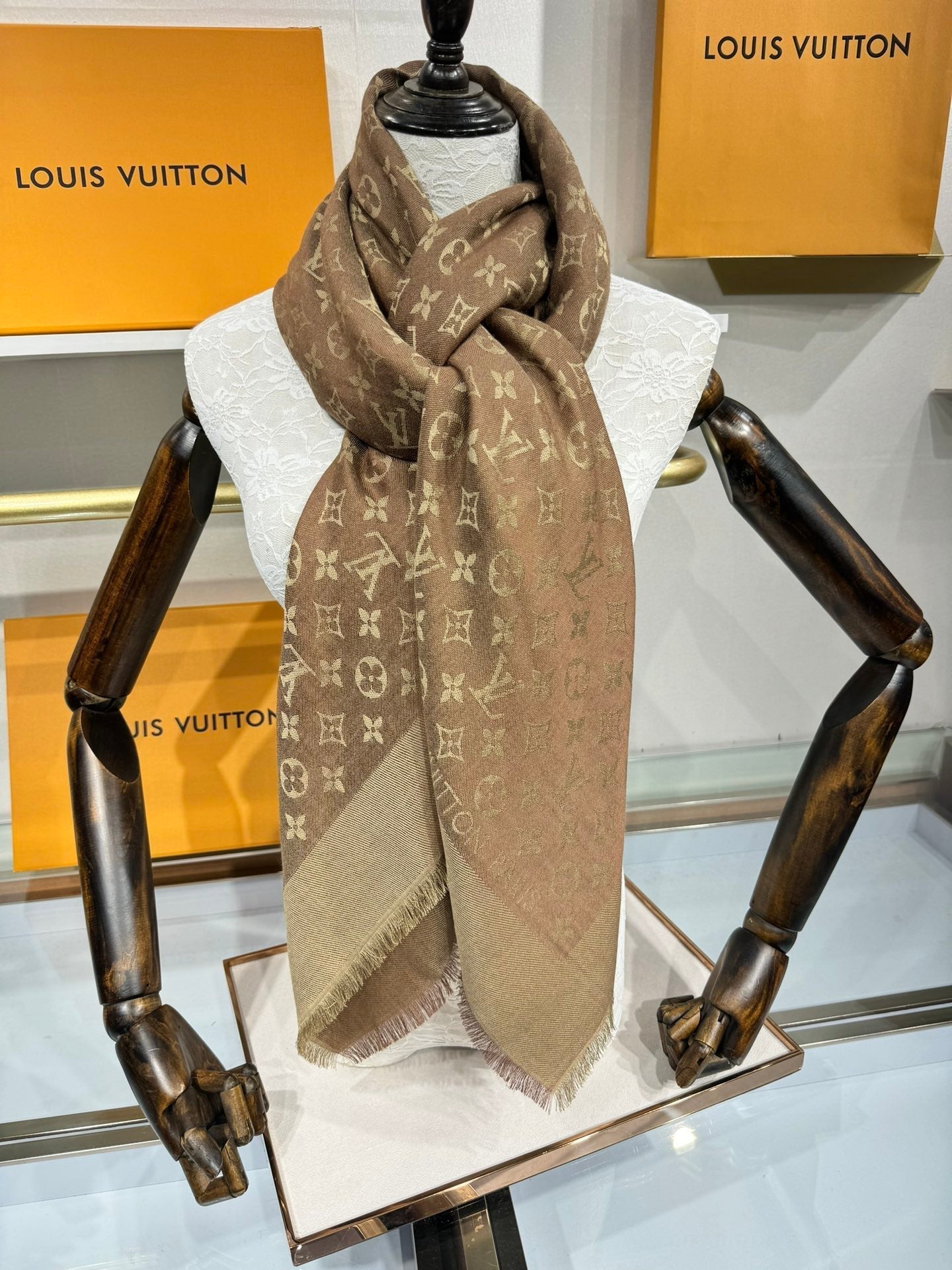 LOUIS VUITTON LV SCARF 140 CM IN WOOL MIX SILK 693014