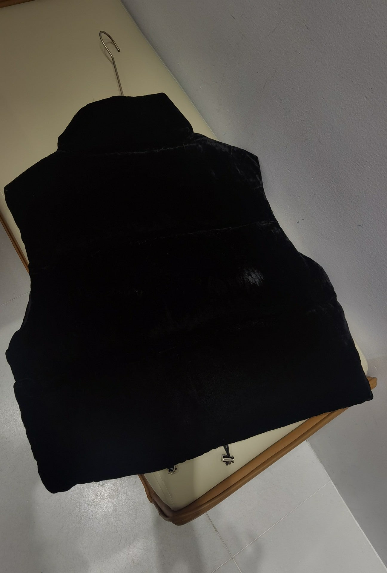 PRADA 25S VELVET VEST 572