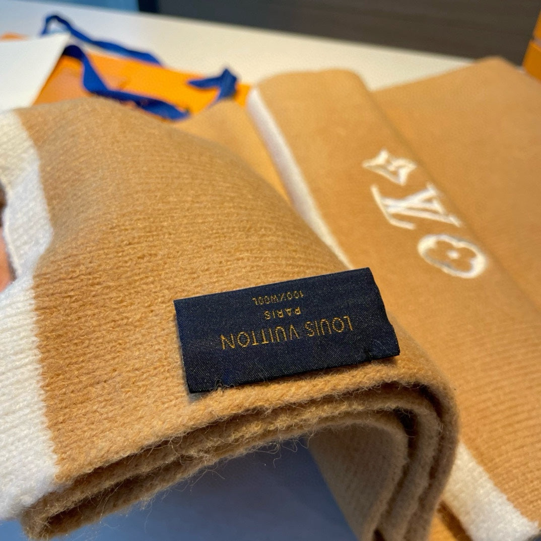 LOUIS VUITTON HEADLINE SCARF 200 CM IN PEANUT BROWN WOOL 393251