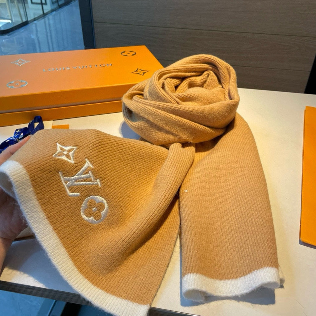 LOUIS VUITTON HEADLINE SCARF 200 CM IN PEANUT BROWN WOOL 393251