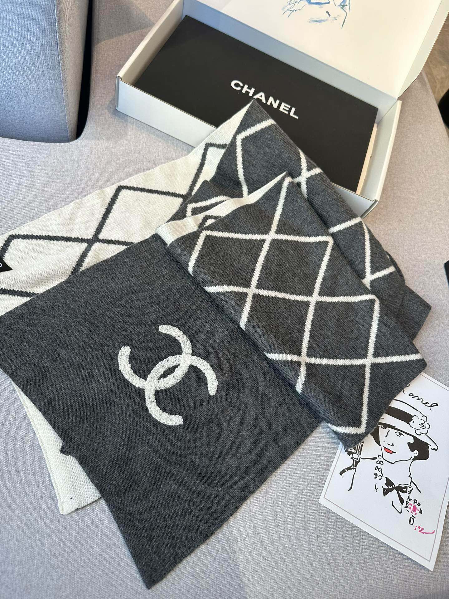 CHANEL SCARF 180 CM IN MOUSE GRAY MIX WHITE CASHMERE 401970