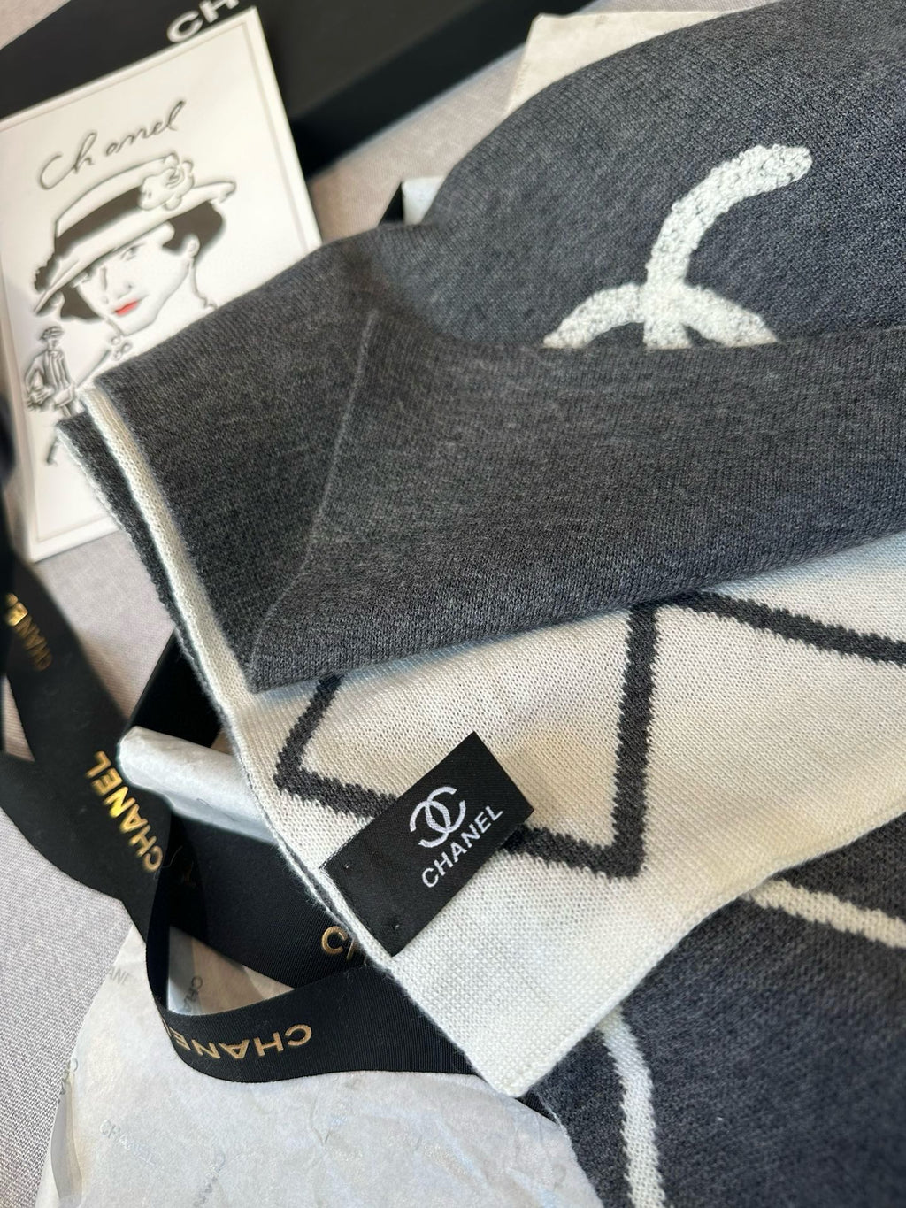 CHANEL SCARF 180 CM IN MOUSE GRAY MIX WHITE CASHMERE 401970
