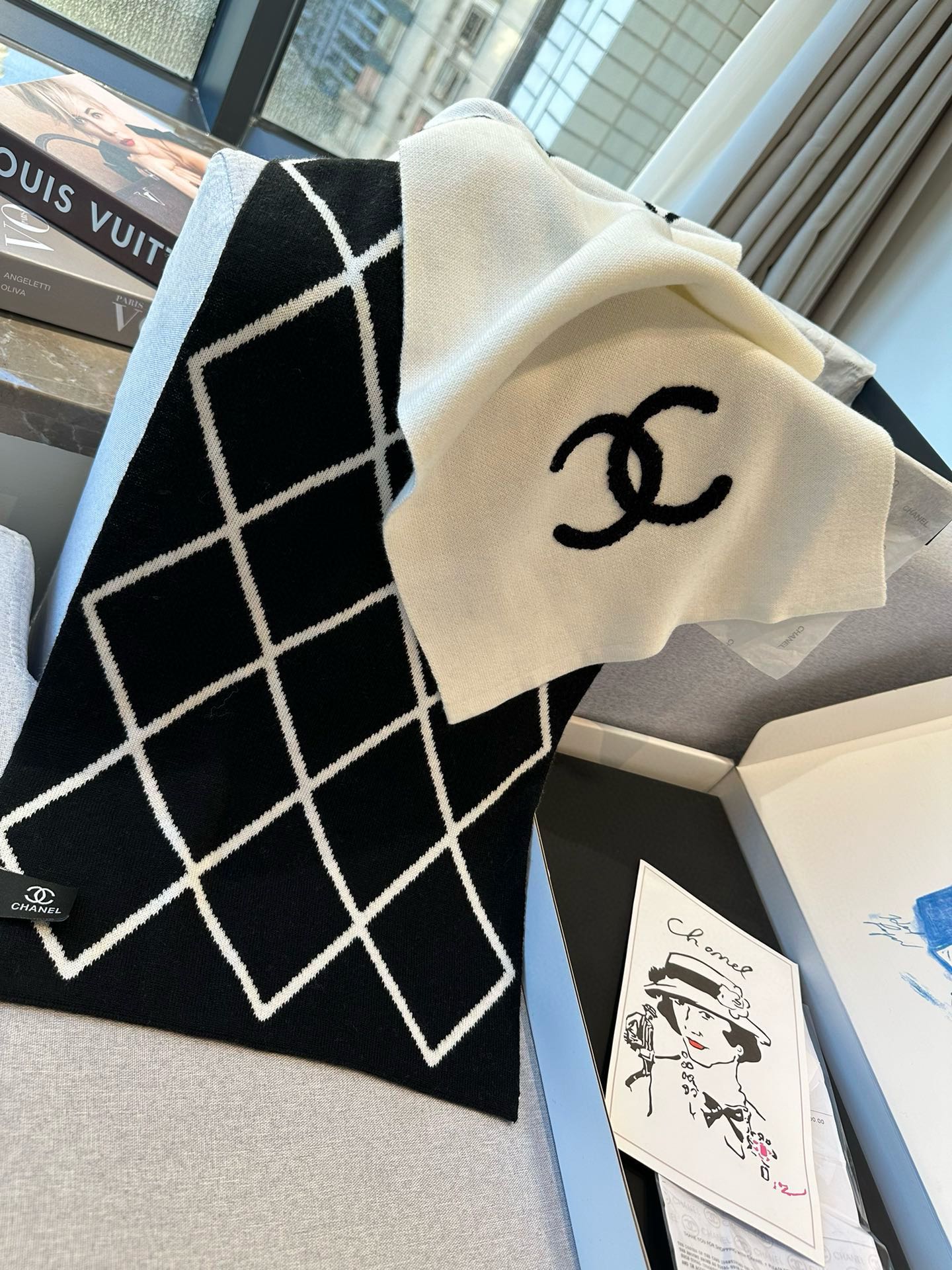 CHANEL SCARF 180 CM IN BLACK MIX WHITE CASHMERE 401971