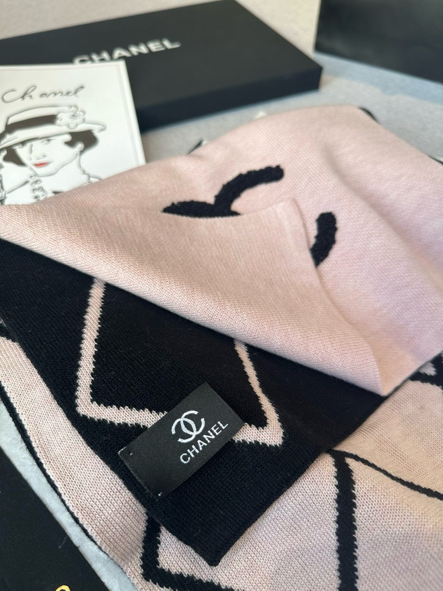 CHANEL SCARF 180 CM IN PASTEL PINK MIX BLACK CASHMERE 401972