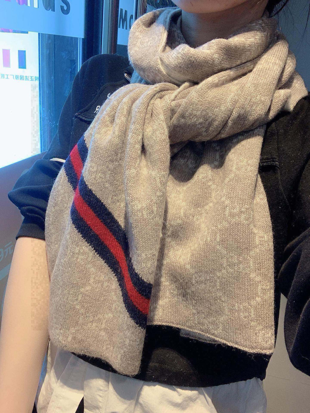 GUCCI CLASSIC SCARF 180 CM IN ECRU TAN MONOGRAM CASHMERE 401993